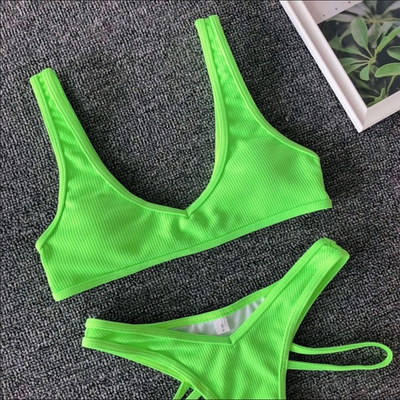 NWT Trendy Bright Green Sexy Bathing Suit Set - Picture 4 of 4